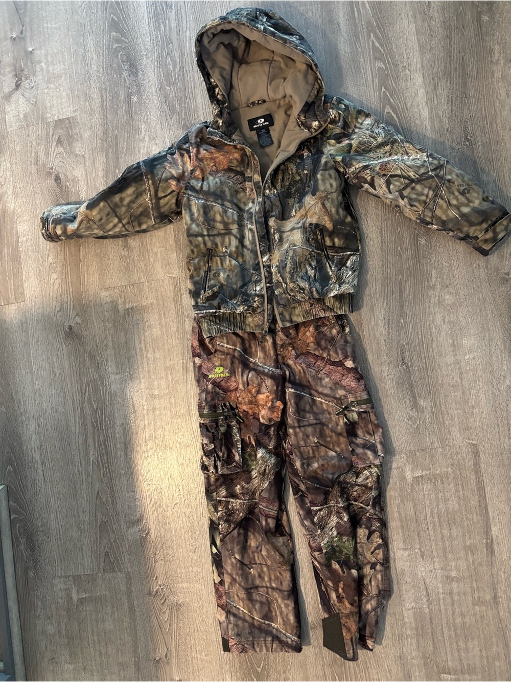 Mossy Oak Kids Camo Hooded Jacket and Cargo pants - size 10/12